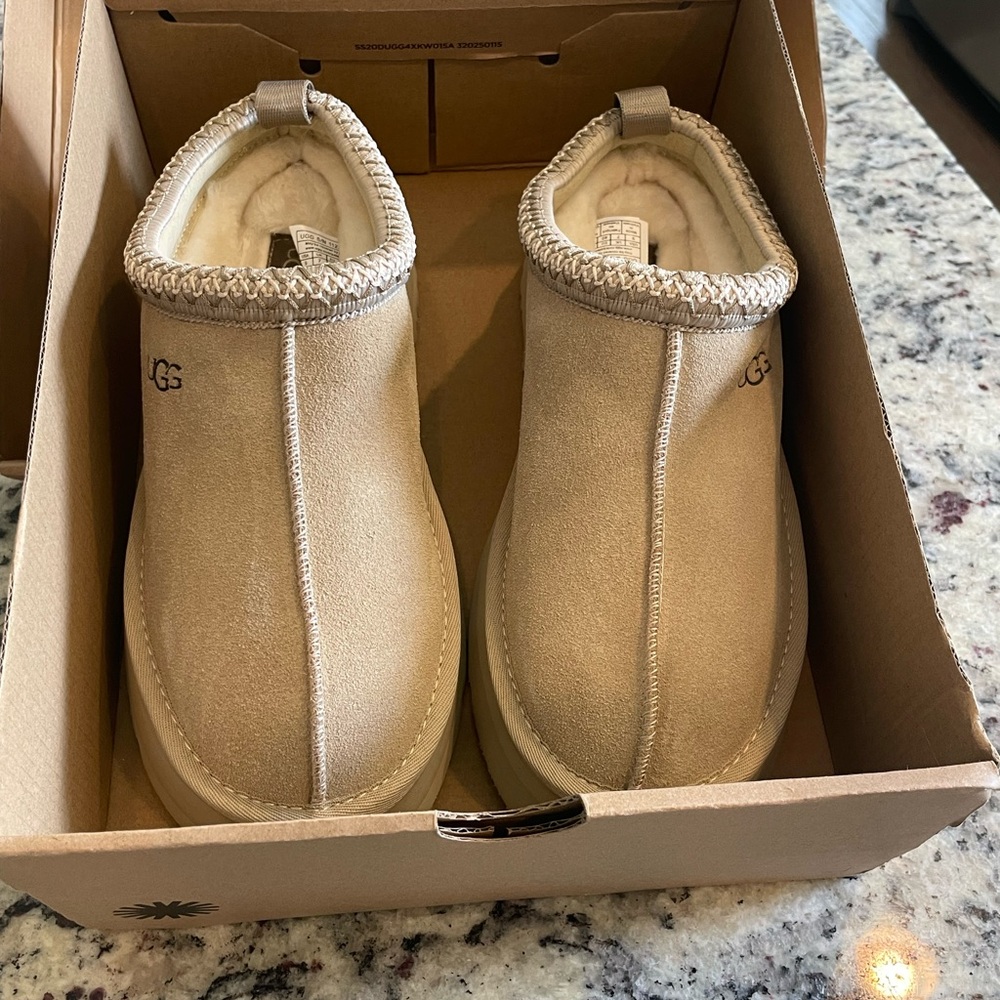 UGG Tan Platform Slip-Ons - Picture 3 of 6